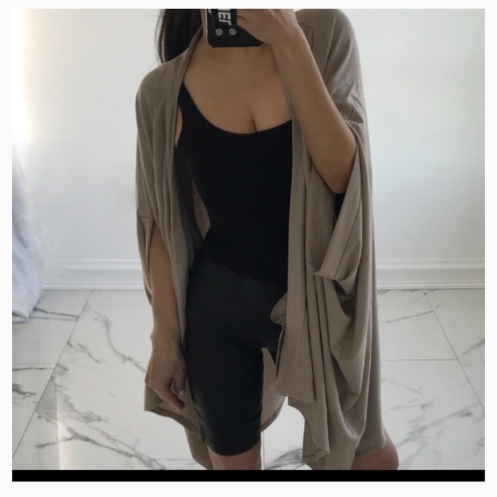 Vyssis Poncho Cardi